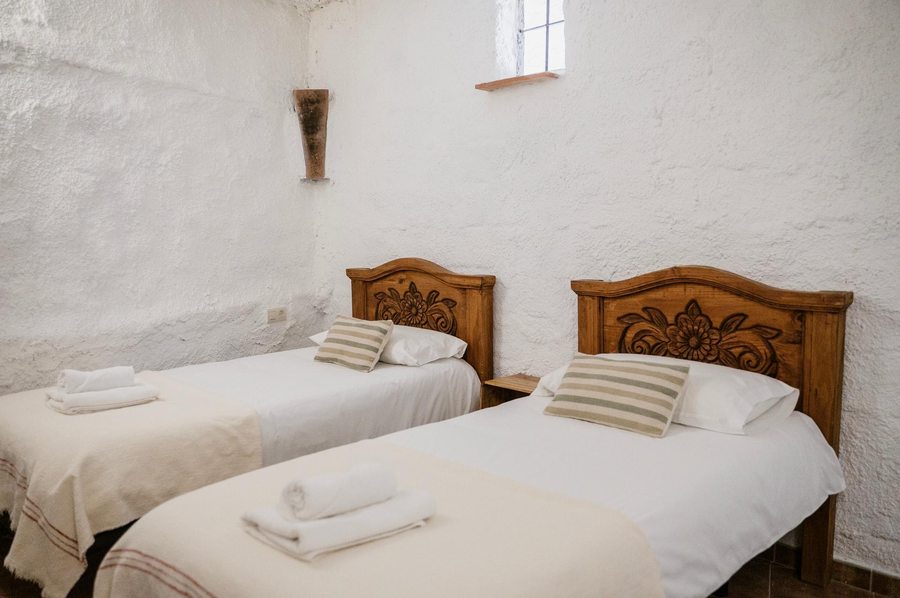 Twin bedroom